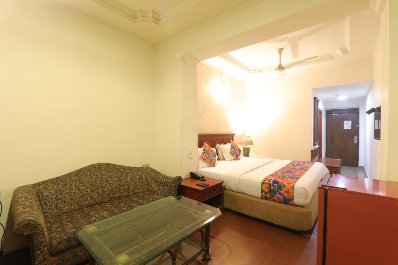 Hotel Mohan Lucknow Exteriör bild